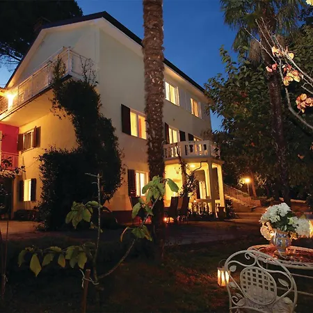 3 Bedroom Beautiful In Lejlighed *